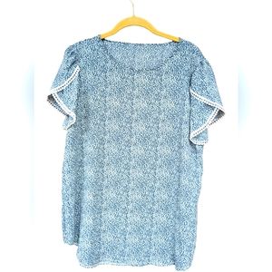 Blouse. Short sleeve. Adorable sleeve detail.